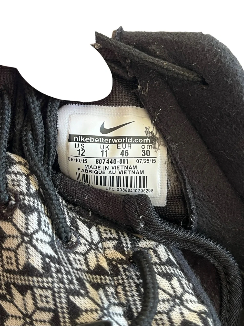 Nike Roshe One Winter Black Sail Yeti Ugly Sweater Snowflake Sneaker Mens 12